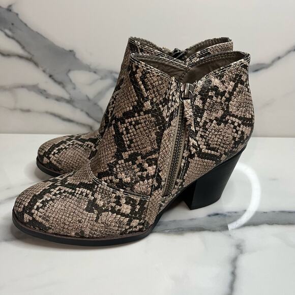 BareTraps | Women's Neutral Brown Cream Reptile Side Zip Cacie Boots Sz 7 - Picture 3 of 7